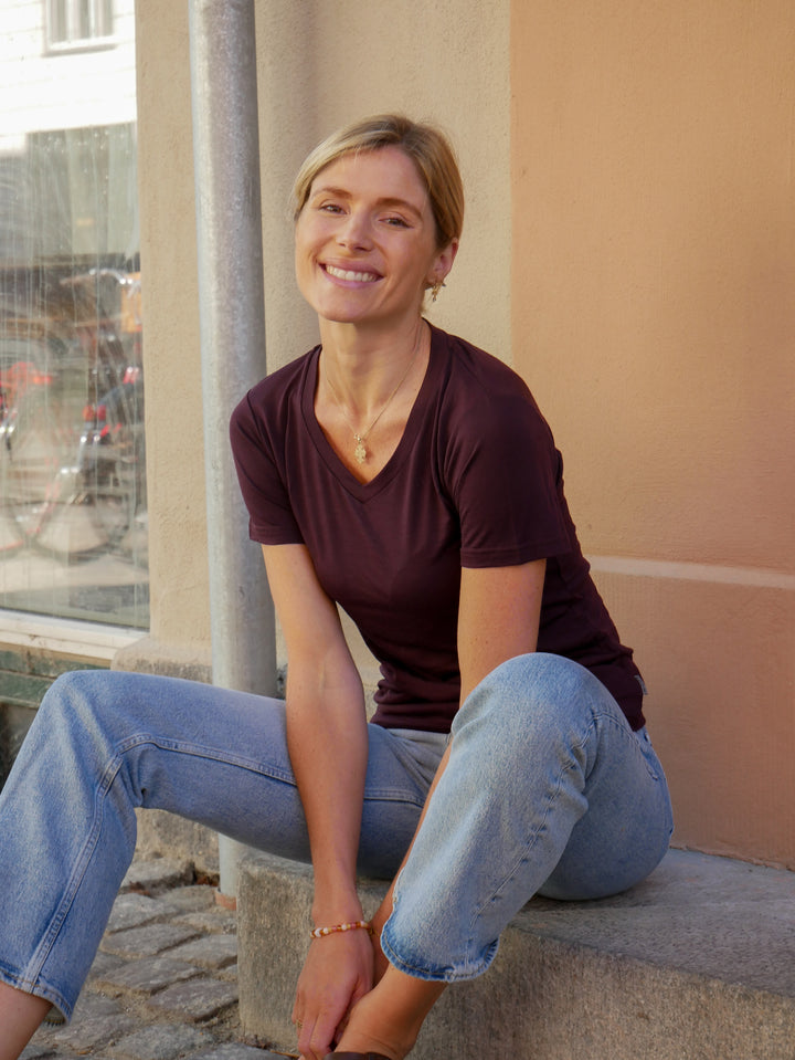 W-135 V-neck Oxblood (SALE)