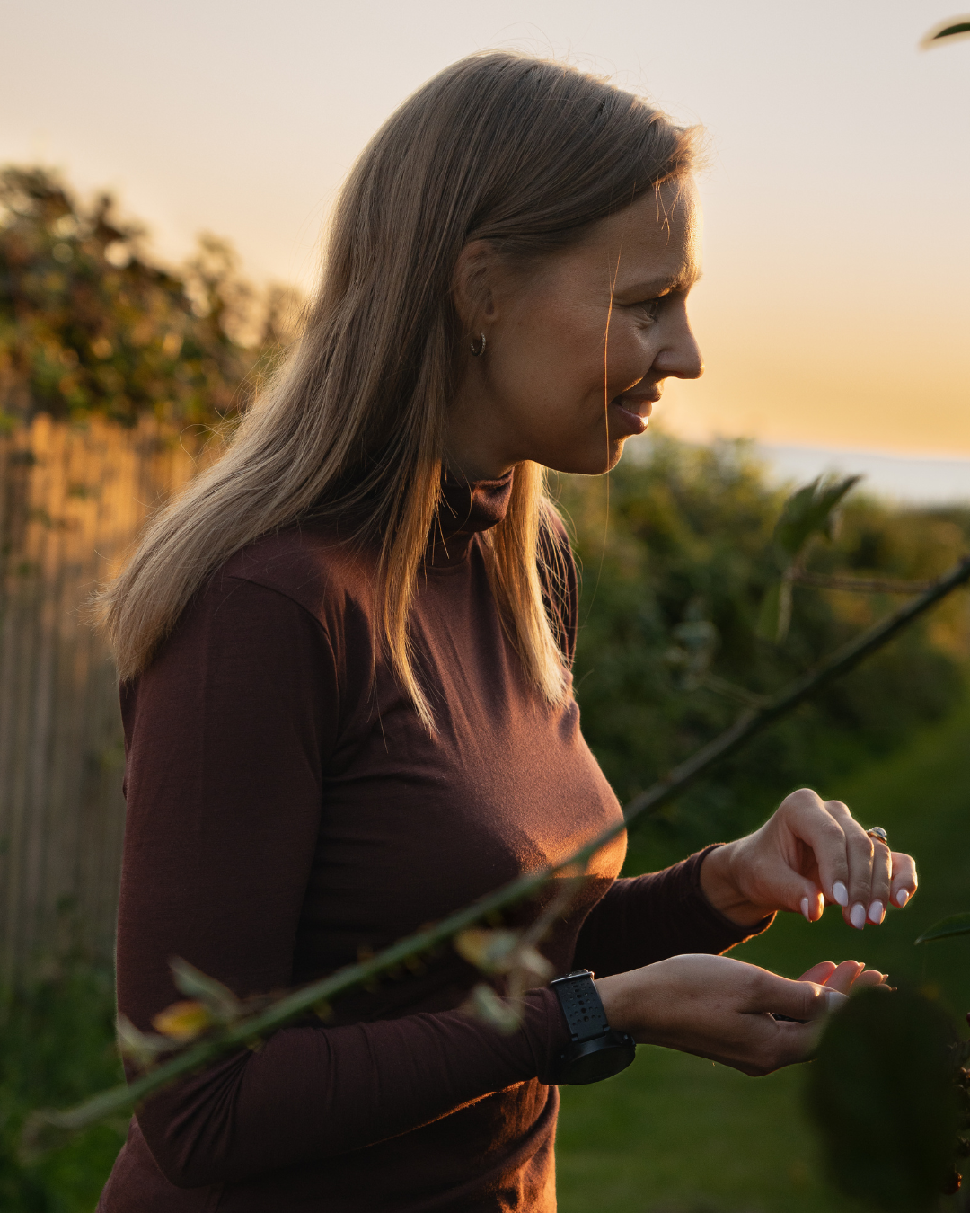 WRN-135 Womens Roll Neck