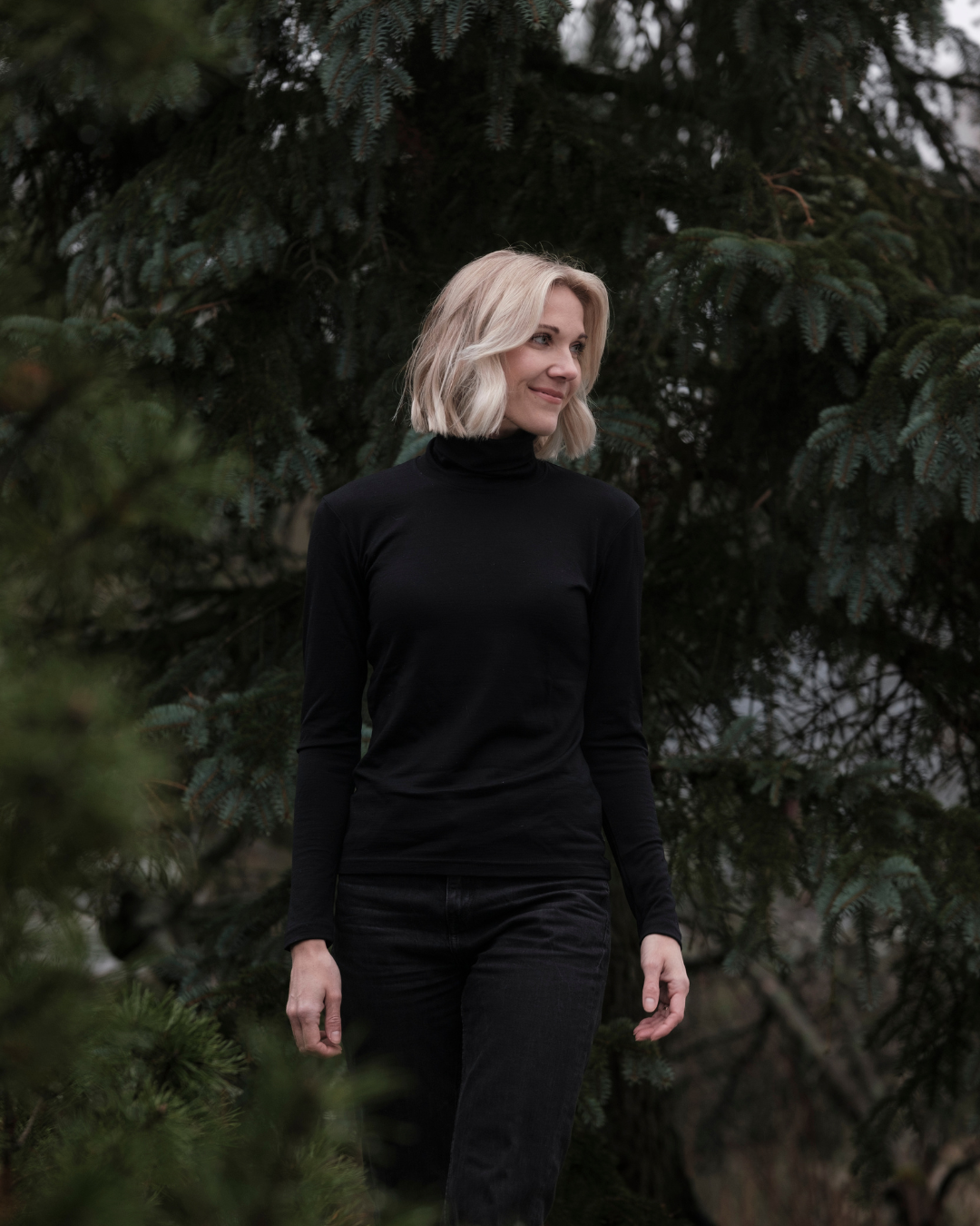 WRN-220 Womens Roll Neck